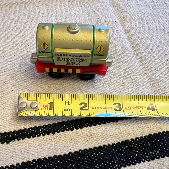 Thomas & Friends Sodor Ocean Tanker Electric Eels Train car 2004 - Picture 7 of 7